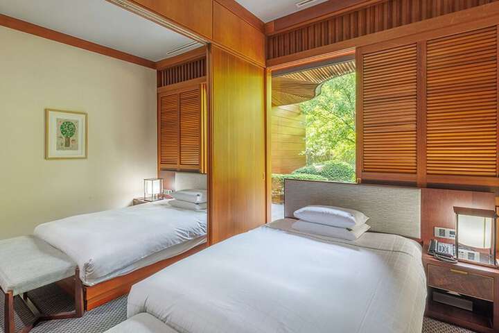 Room 13 of 46