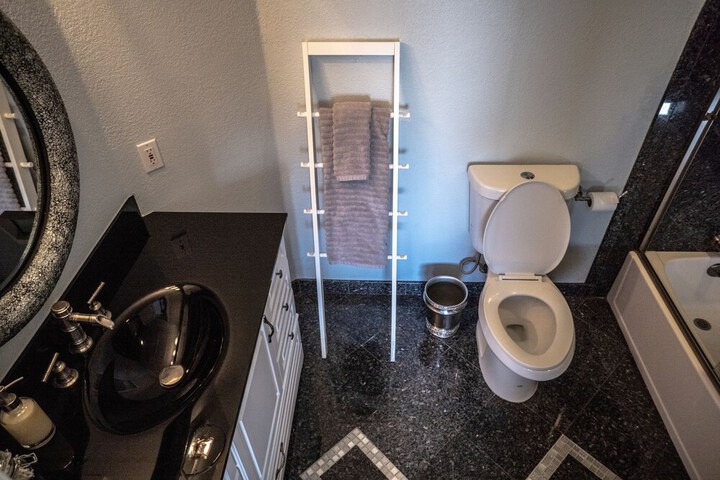 Room 12 of 29