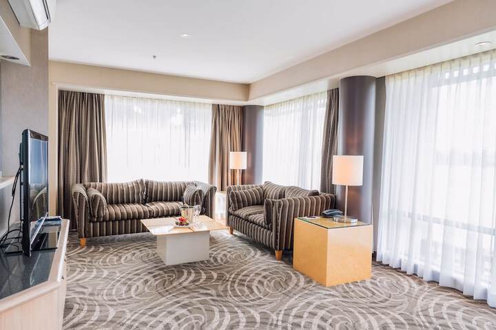 Room 35 of 100