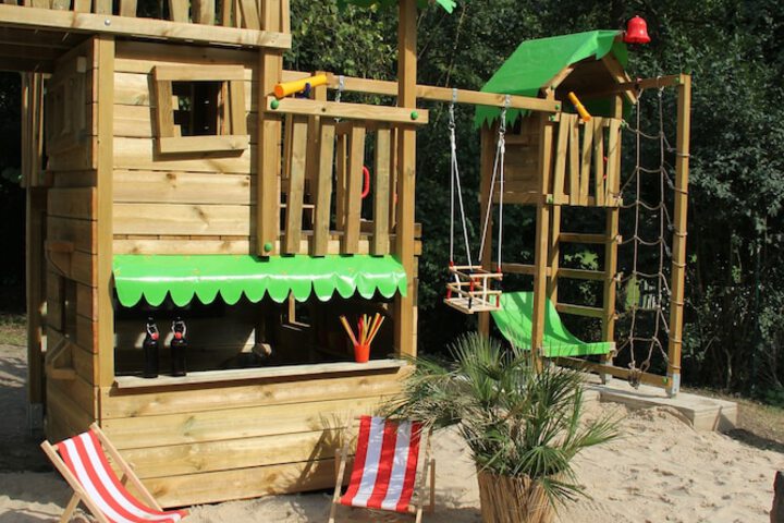 Children's play area - outdoor