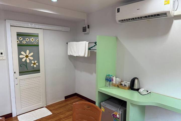 Room 26 of 43