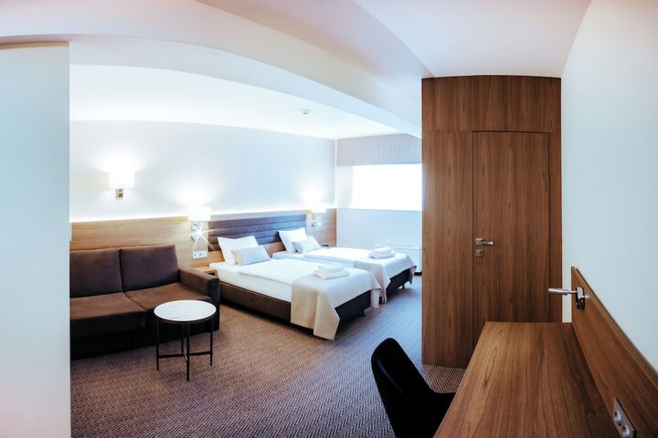 Room 38 of 99