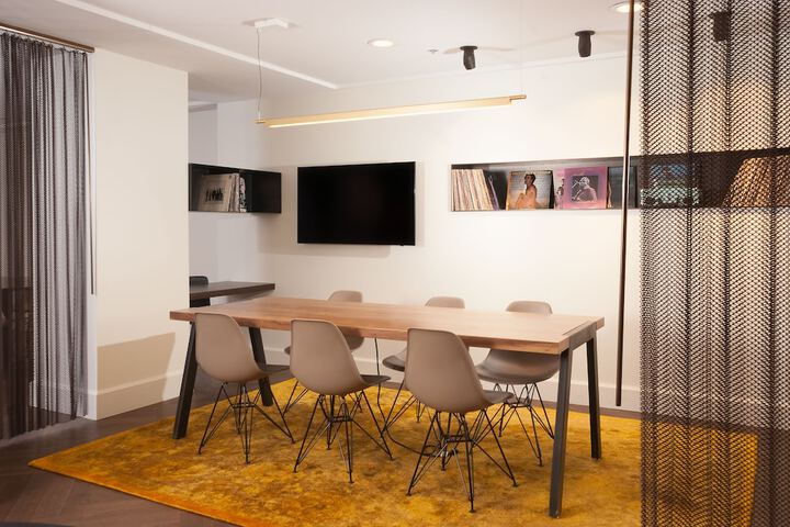 Meeting facility