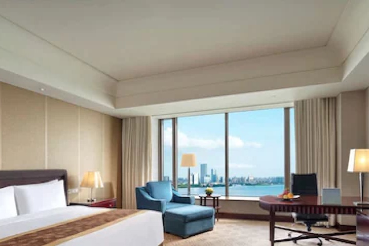 Room 20 of 173