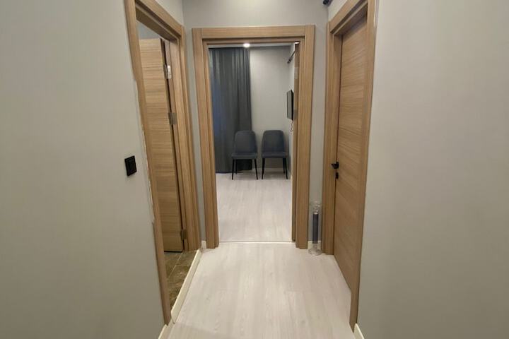 Room 9 of 30