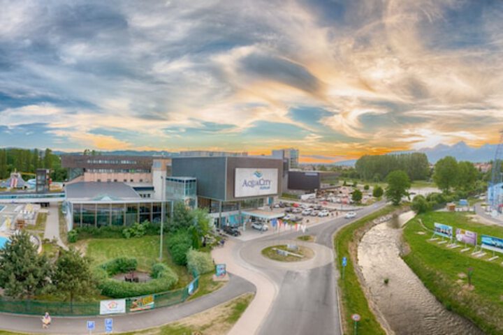 Hotel Aquacity Riverside in Poprad