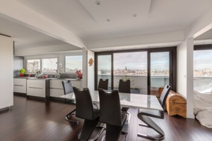 Room 5 of 19