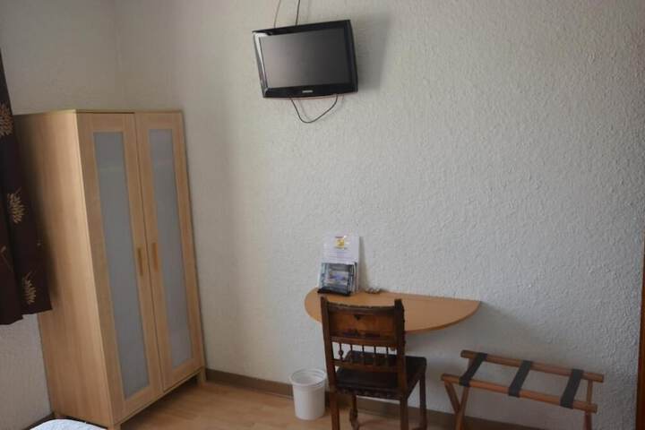 Room 17 of 49
