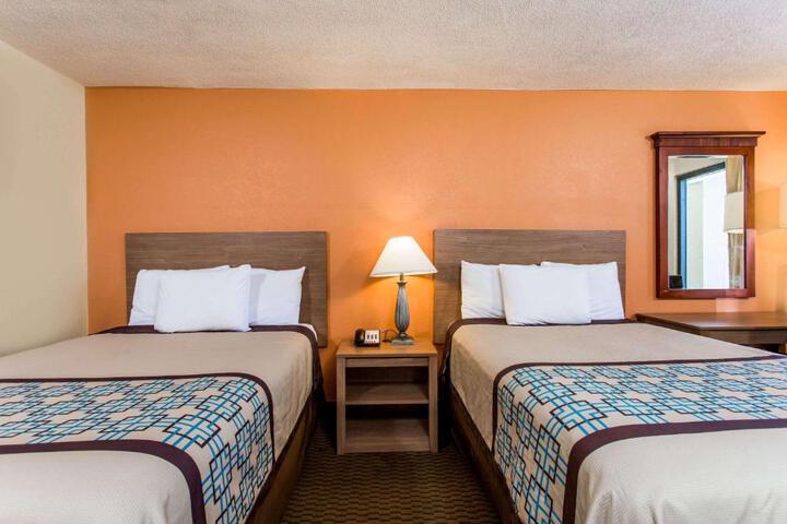 2 Double Beds (5 of 7)