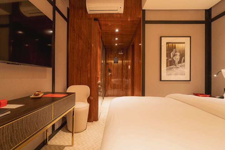 Room 12 of 56