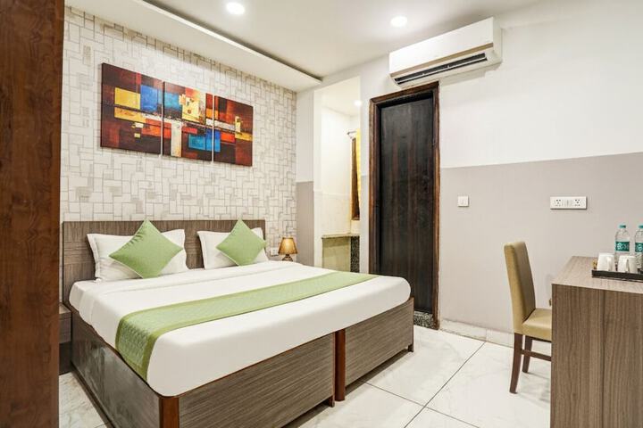 Room 15 of 35