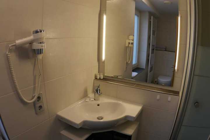 Room 20 of 31
