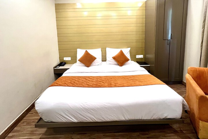 Room 28 of 58
