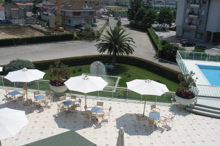 Terrace/Patio 7 of 32