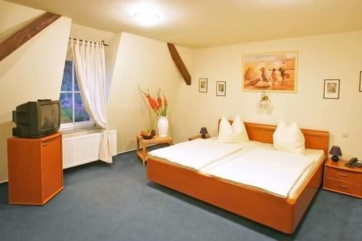 Room 7 of 61