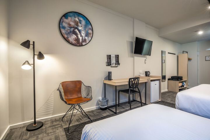 Room 13 of 36