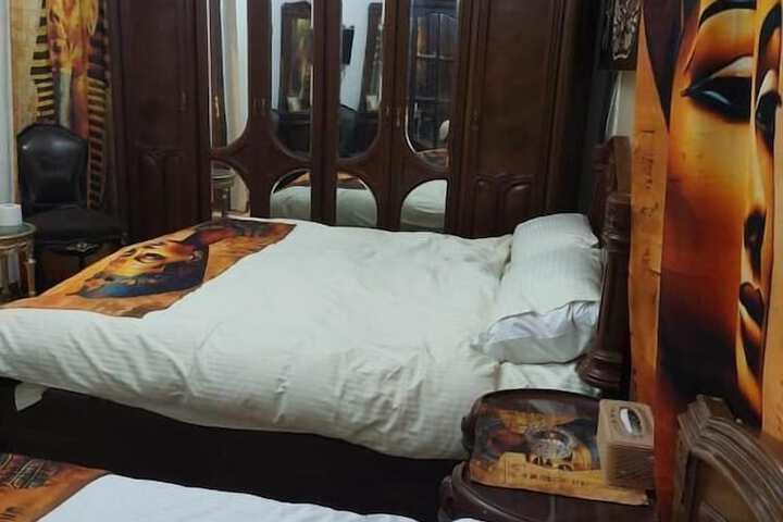 Room 3 of 82