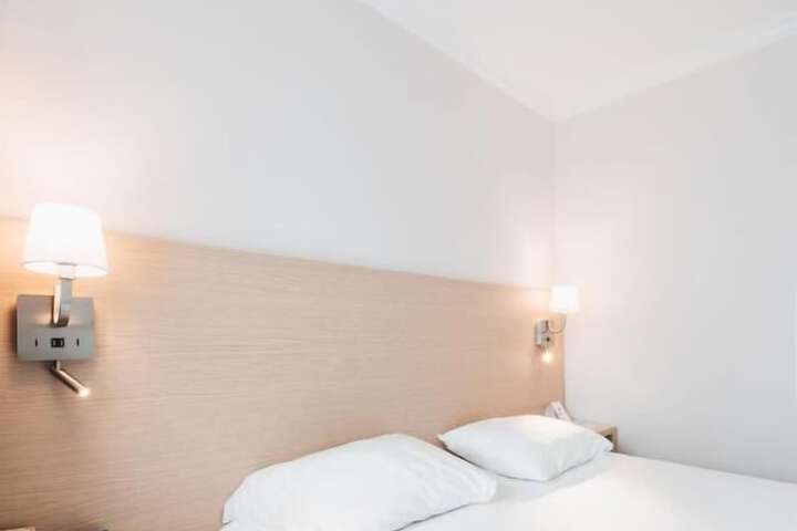 Room 21 of 154