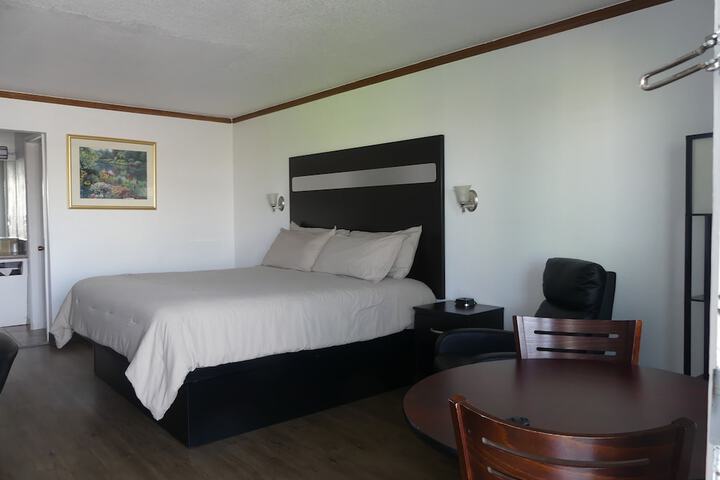 Room 8 of 52