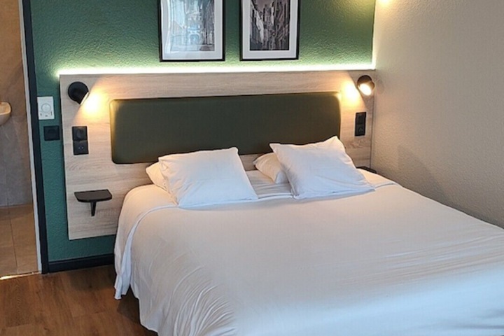 Room 4 of 35