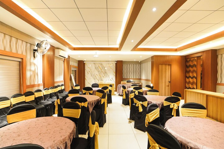 Room 13 of 83