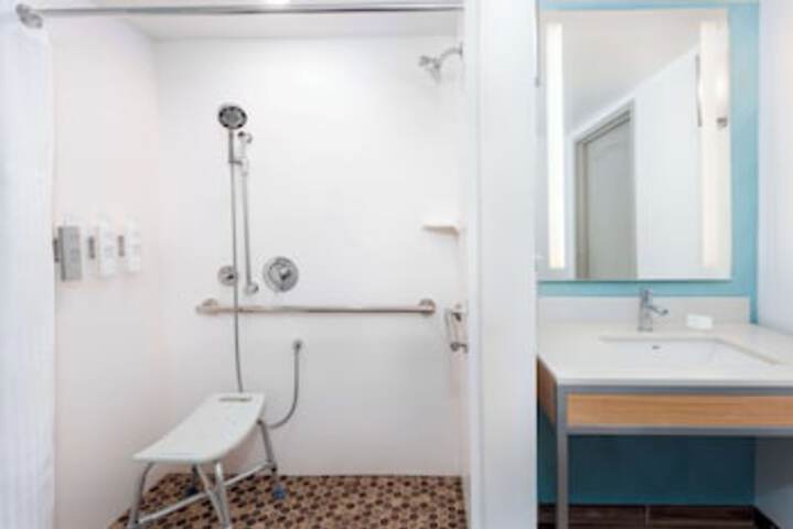 Room 76 of 129