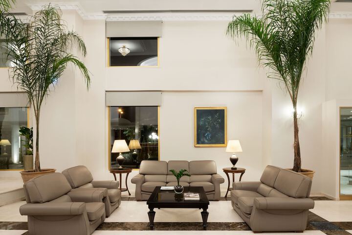 Guest Lobby