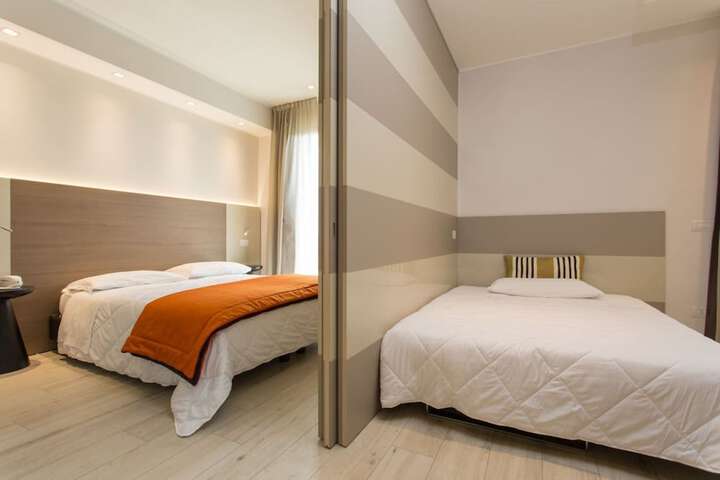 Room 17 of 146
