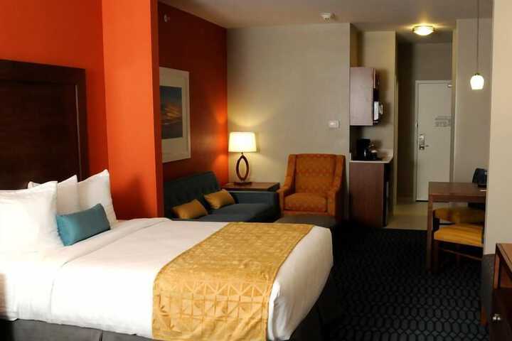 1 King Bed Accessible The Lodge (2 of 3)