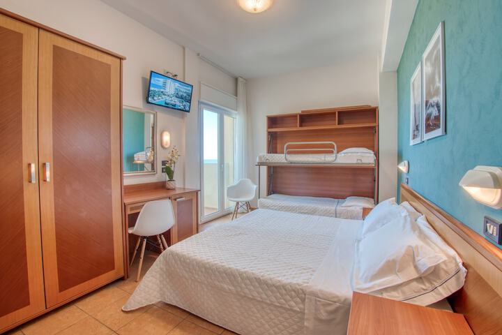Room 8 of 111