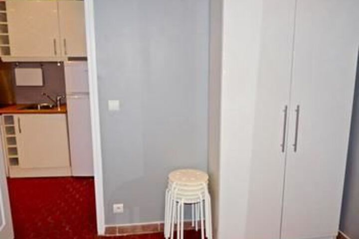Room 17 of 34