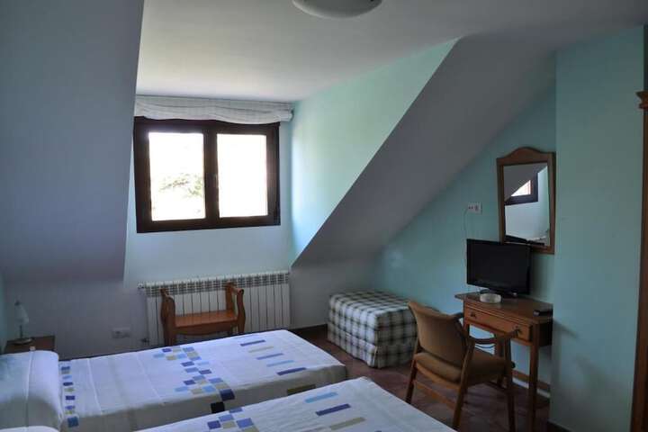 Room 10 of 25