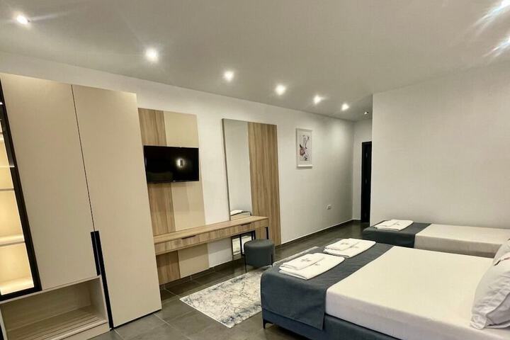 Room 5 of 38