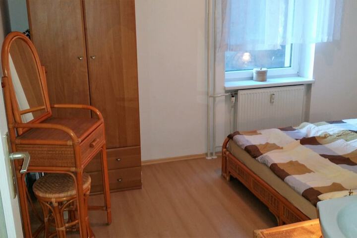 Room 6 of 209