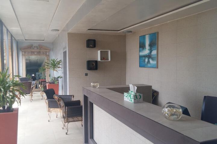Entrance & Lobby