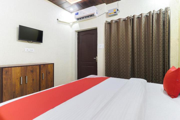 Hotel O Dev Raj
