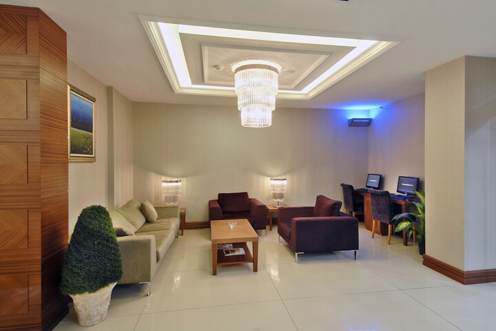 Guest Lobby