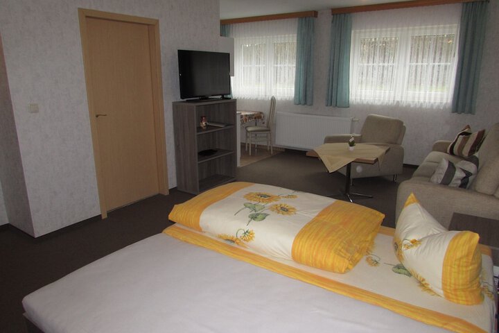 Room 5 of 65