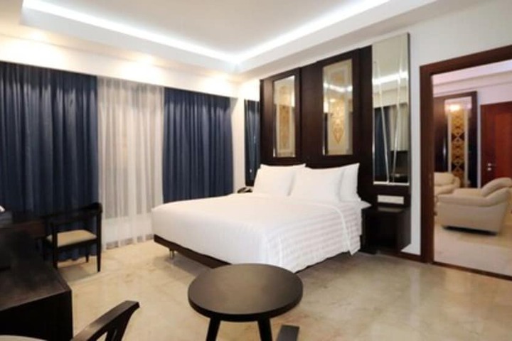 Room 16 of 51