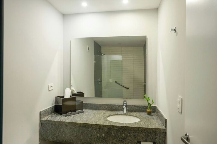 Room 46 of 108