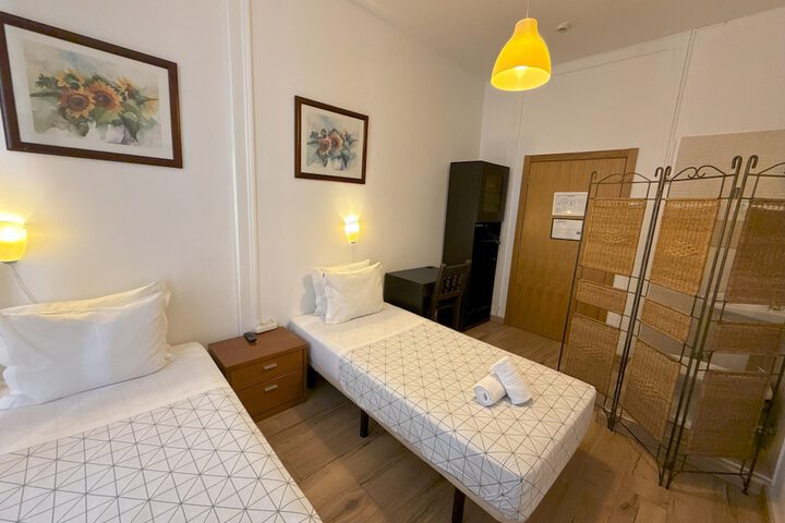 Room 40 of 157