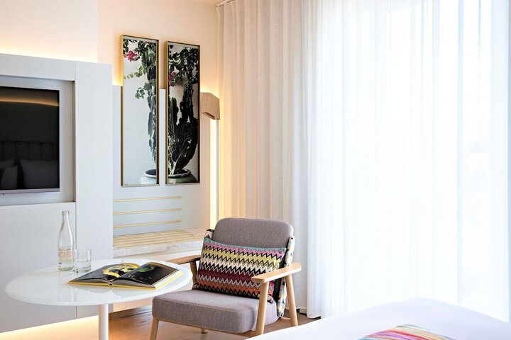 Room 35 of 170