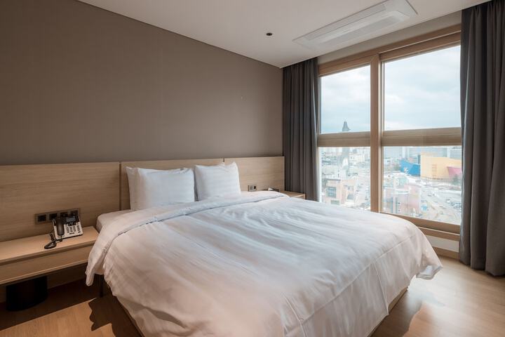 Room 15 of 106