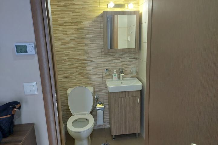 Room 12 of 20