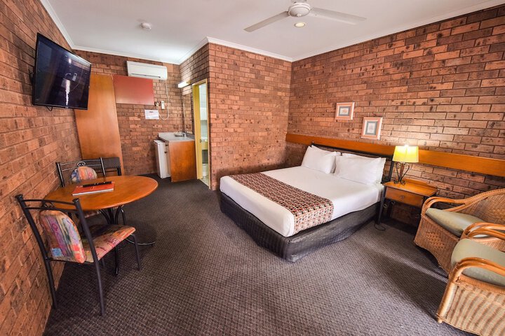 Room 13 of 42