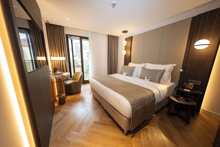 Room 54 of 200