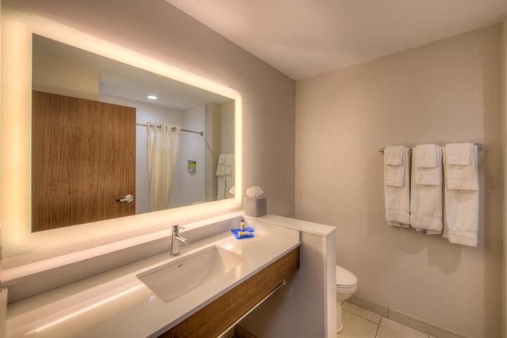 Double Accessible (5 of 8)