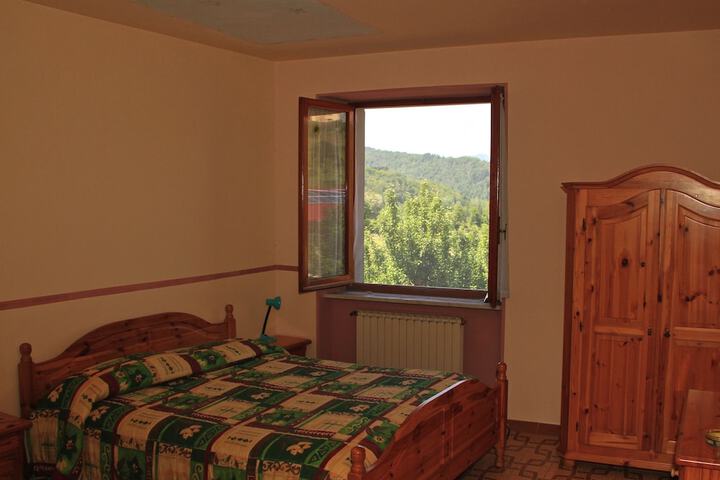 Room 6 of 37