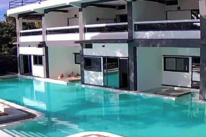 Pool 32 of 75