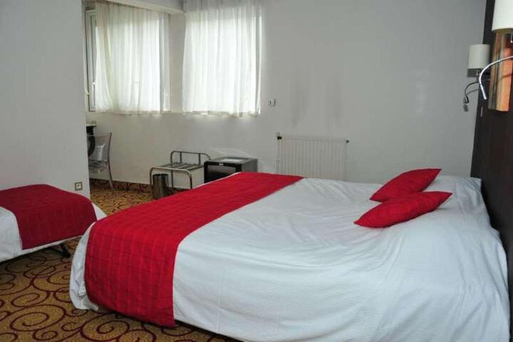 Room 16 of 36